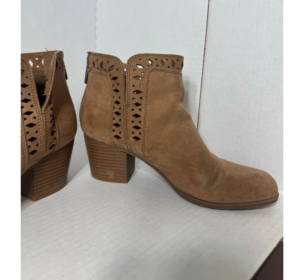 Indigo Rd. Women's Ankle Booties tan / brown with heel size 6.5